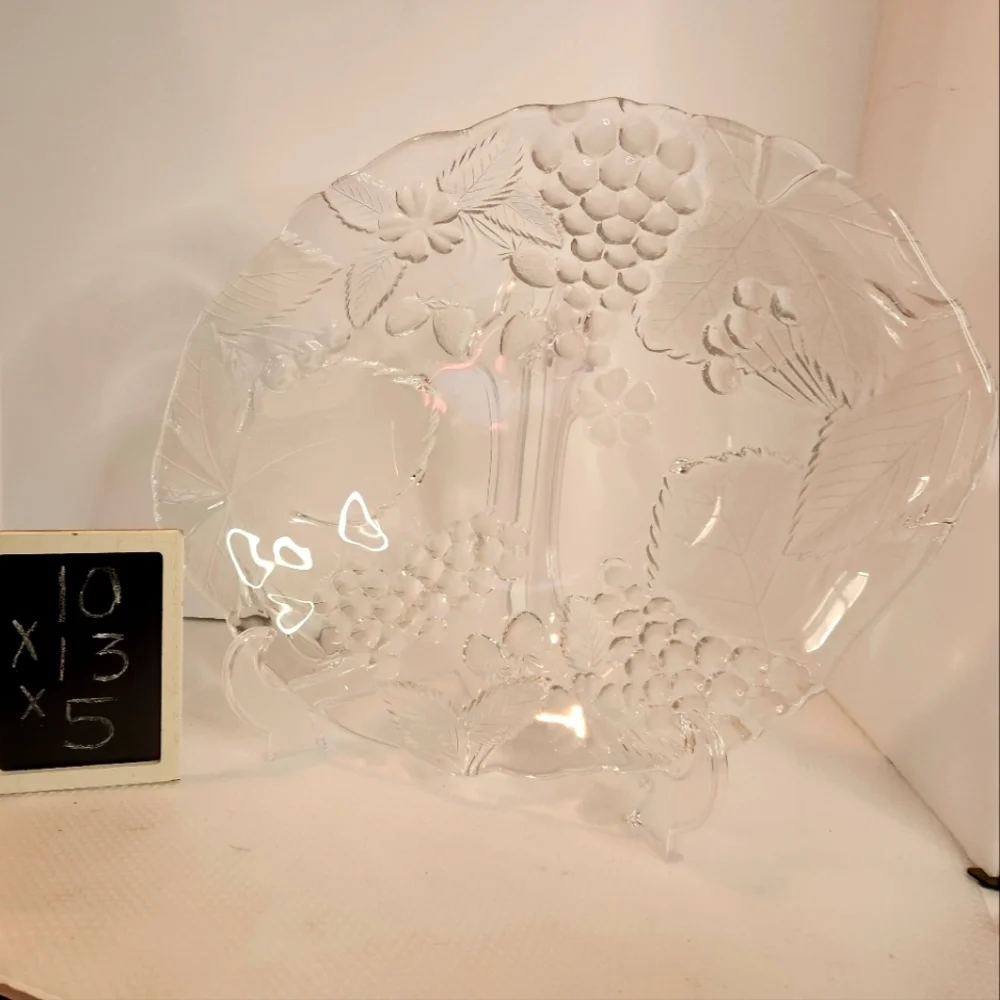 Mikasa‎ Country Fields vintage glass fruit bowl with raised fruit motif
